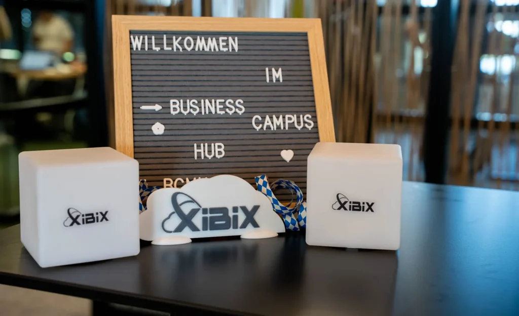 Bild einer Willkommenstafel beim XIBIX Hackathon